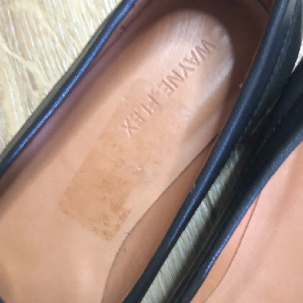 Wayne Flex Black Leather Loafers w/White Soles 6M